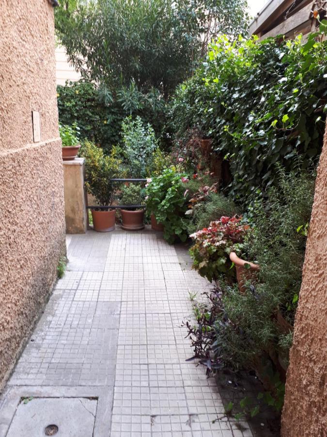 Tra Gianicolo E Trastevere Rome Bagian luar foto