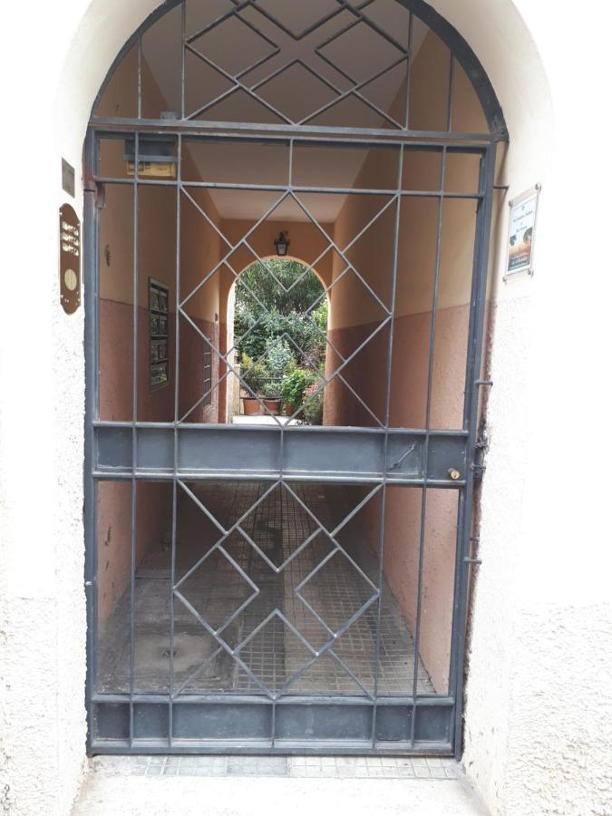 Tra Gianicolo E Trastevere Rome Bagian luar foto